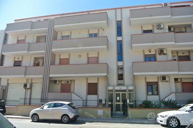 Appartamento Via dei Grilli, posto auto e moto