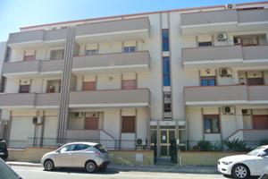 Appartamento Via dei Grilli, posto auto e moto