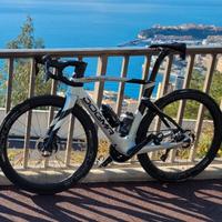 Bici da corsa Pinarello Dogma F - TG 53 - 2024