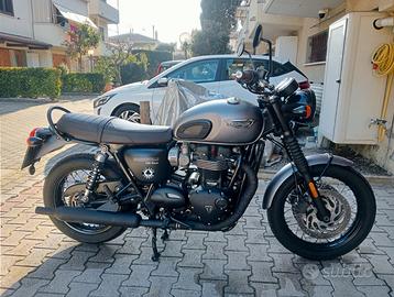 Triumph Bonneville t120 black