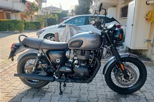 Triumph Bonneville t120 black