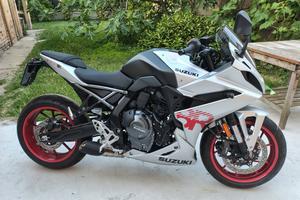 Suzuki GSX8R 