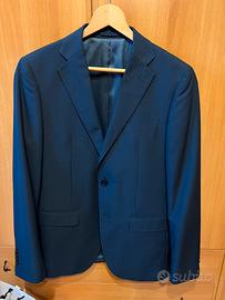 abito elegante per uomo