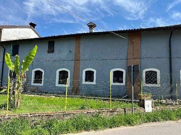 Immobile in asta di 643 m² con più di 5 locali e b