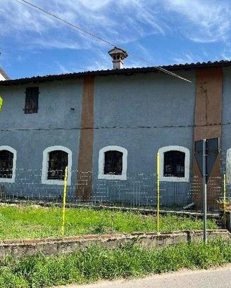 Immobile in asta di 643 m² con più di 5 locali e b