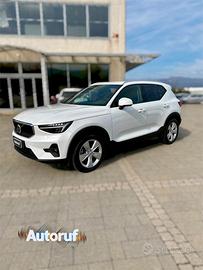 Volvo XC40 Mild Hybrid  B3 da 163cv Crystal White