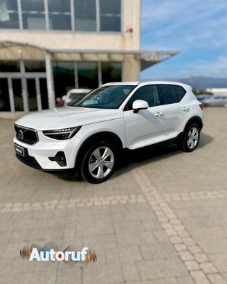 Volvo XC40 Mild Hybrid  B3 da 163cv Crystal White
