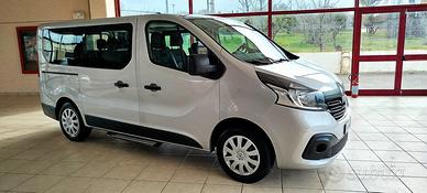 renault trafic 9 posti 