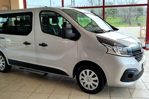 renault trafic 9 posti 