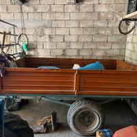 Carrello per trattore