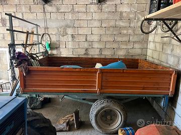 Carrello per trattore