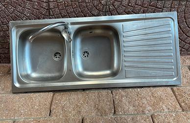 Lavello in acciaio inox
