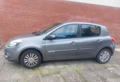 Renault clio anno 2010 1.2 benzina