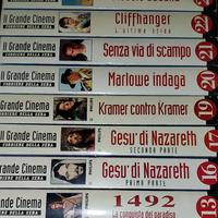 Lotto 150 VHS originali; opzionale lettore VHS/DVD