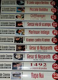 Lotto 150 VHS originali; opzionale lettore VHS/DVD