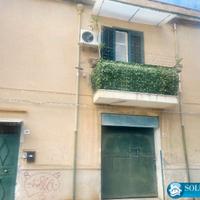 Palazzina zona Fiera del Mediterraneo su 2 Livelli