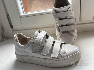 Sneakers in pelle di vacca national standars