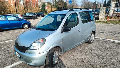 TOYOTA Yaris Verso 1.3 16V