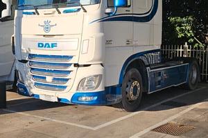 TRATTORE STRADALE DAF XF 460