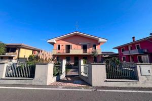 Appartamento di 156 m² con 4 locali e box auto dop