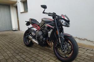 Triumph Street Triple 795 R