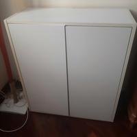 armadietto basso con due ante bianco