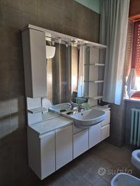 Mobile bagno compreso di specchio
