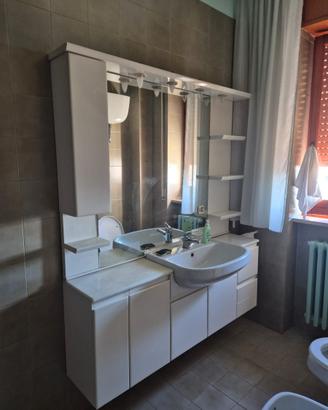 Mobile bagno compreso di specchio