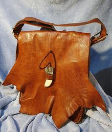 Tracolla cuoio lavorazione a mano pezzo unico