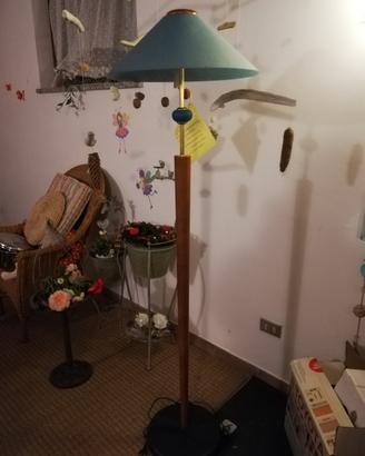 Lampada con vetro blu