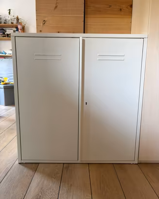 Mobile IKEA IVAR con ante e serratura – in metallo