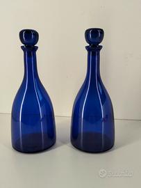 bottiglie in vetro blu