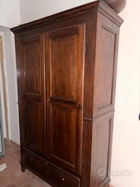 Armadio a due ante con un cassetto