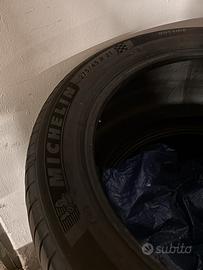 Gomme michelin 275/45 R21 estive