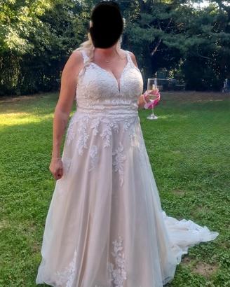 abito da sposa color cipria