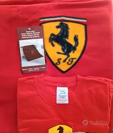 maglietta e plaid Ferrari 