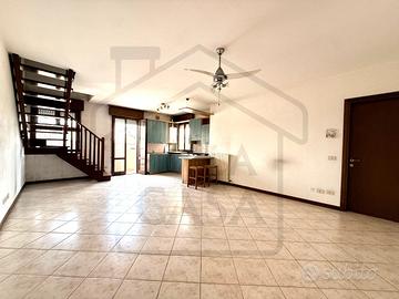 LUMINOSO DUPLEX IN CENTRO