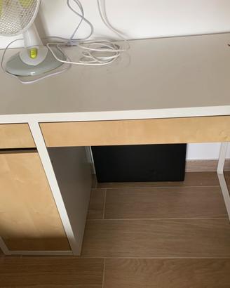 Ikea scrivania
