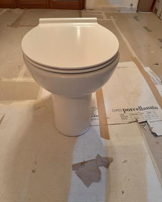 wc filo muro completo di coprivaso