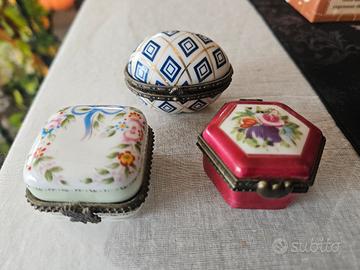 set 3 scatoline porta pillole in porcellana vintag