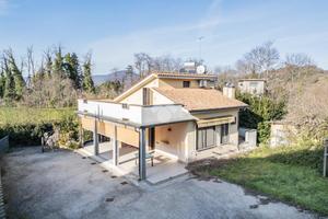 VILLA SINGOLA A RONCIGLIONE