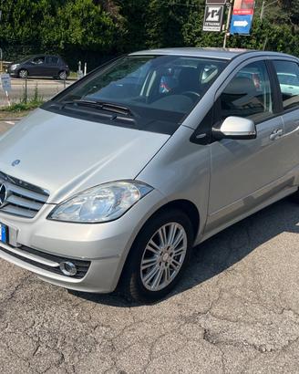 Mercedes A180CDI/cambio automatico/109CV/neopatent