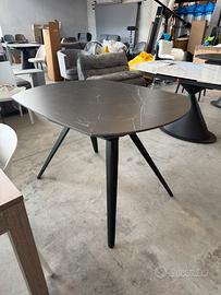 Tavolo allungabile in ceramica