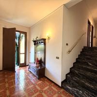 Villetta singola anni '70 con terreno edificabile