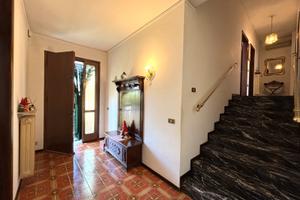 Villetta singola anni '70 con terreno edificabile