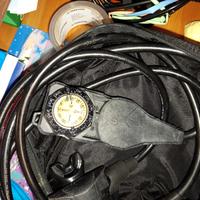 Subacquea gruppo erogatori e manometro con bussola