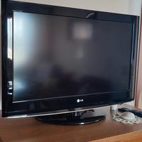 Televisore LG, larghezza cm 80 x altezza cm 58. 