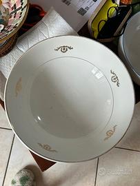 Zuppiera  dettagli in  oro