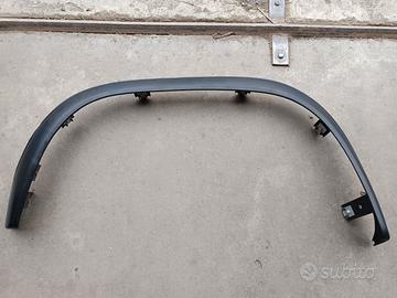 Parafanghino post destro per Nissan King Cab NUOVO