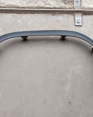 Parafanghino post destro per Nissan King Cab NUOVO